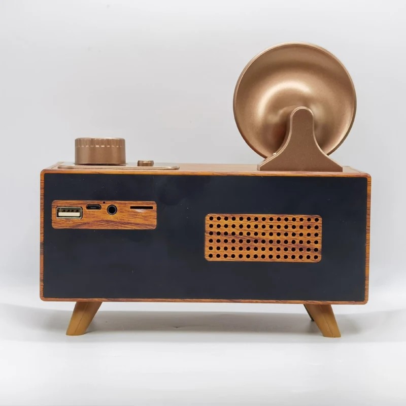 stari radio mini mali drveni retro dizajn u vintage stilu