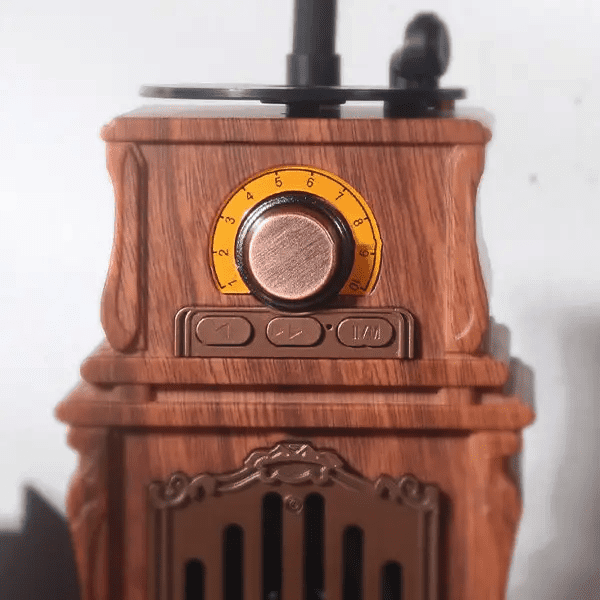 Vintage drveni AM/FM radio gramofon od imitacije drva